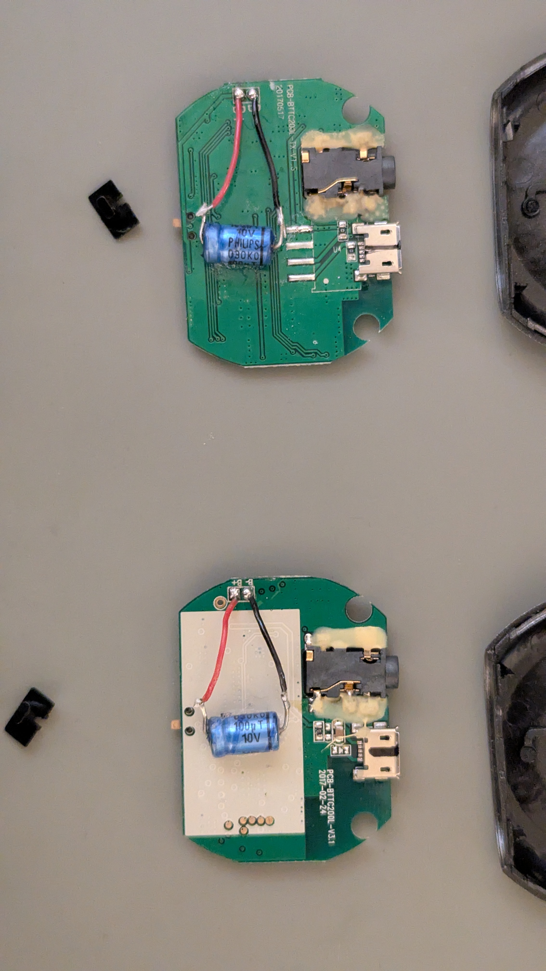 Capacitor replacing the old battery